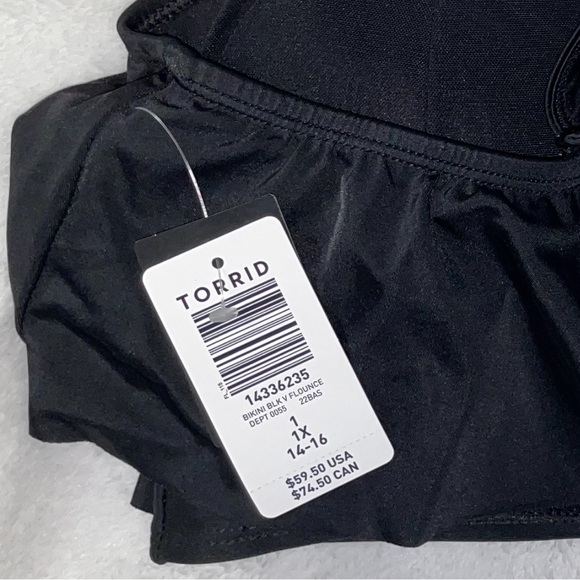 Brand new flounce bathing suit top. 1x 14-16 torrid sizing. - Picture 3 of 4